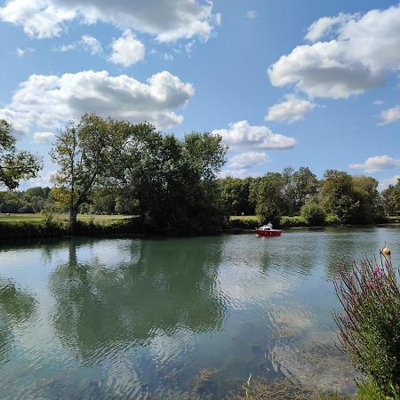 Camping Belle Riviere Chaniers Екстер'єр фото