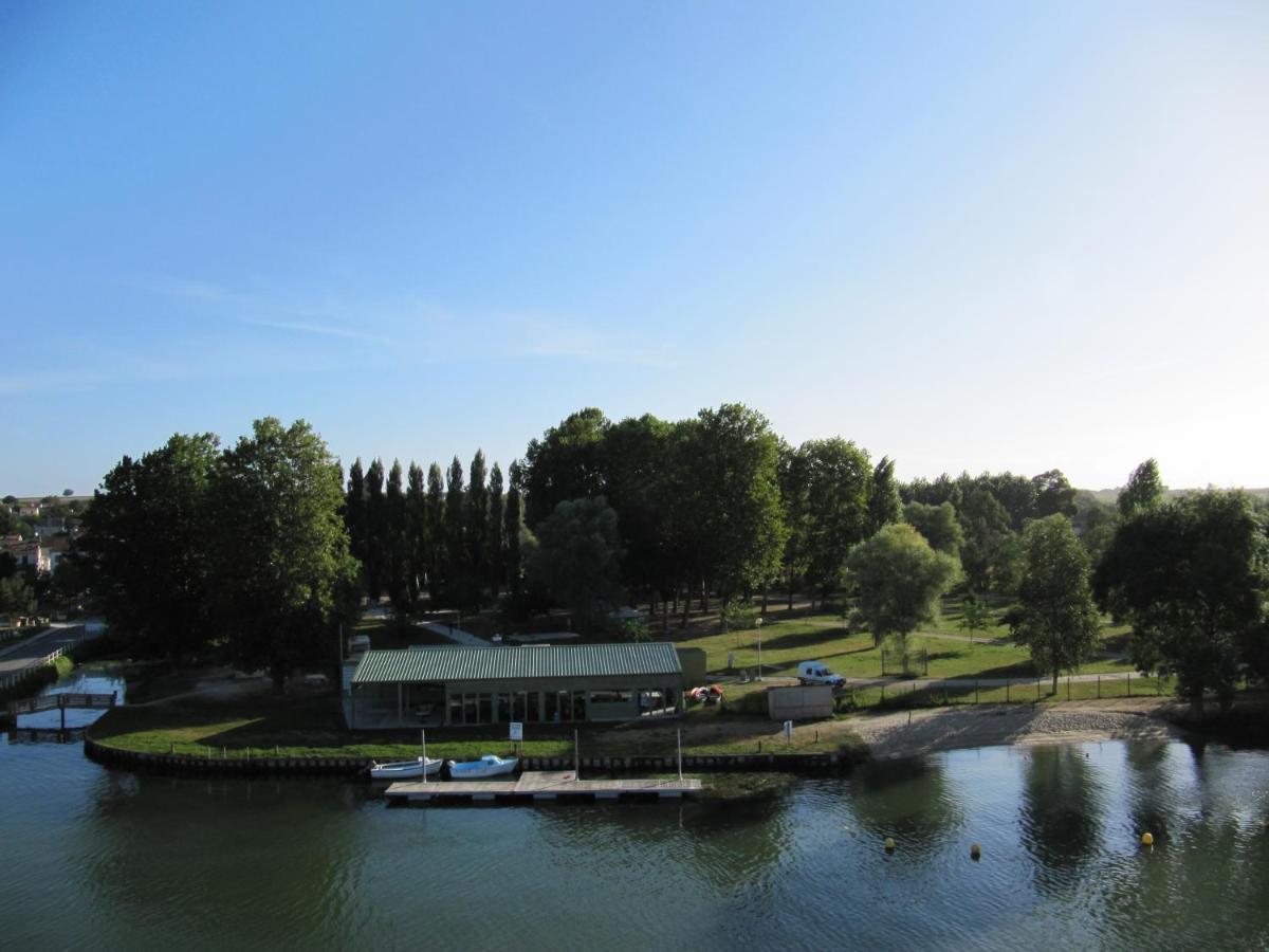 Camping Belle Riviere Chaniers Екстер'єр фото