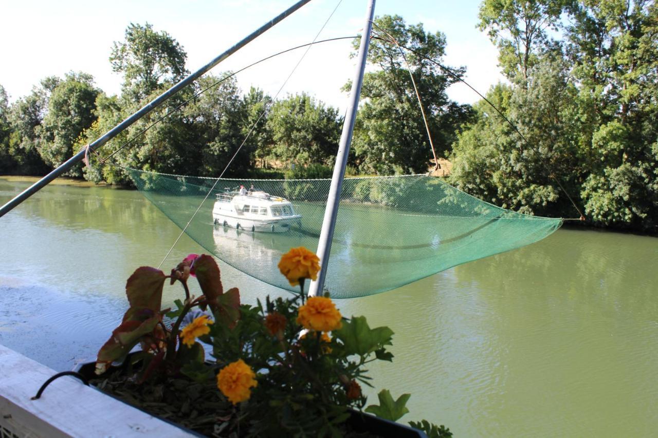 Camping Belle Riviere Chaniers Екстер'єр фото